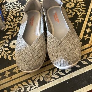 Grey Berne Mev brand new woven flats size 9.